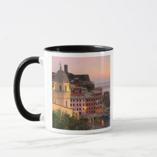 Kullebyggd ort Vernazza på kvällen, Cinque Mugg