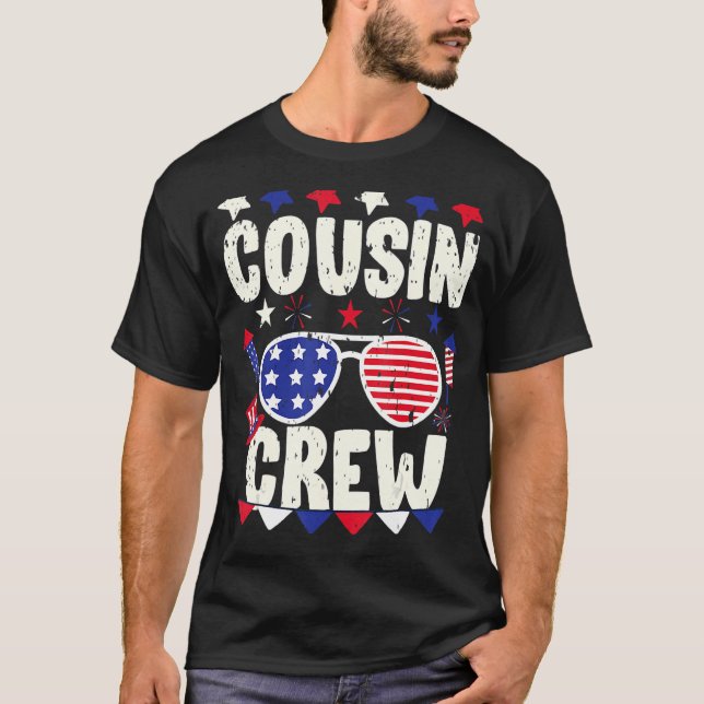Kumsin besättning 4 juli: Patriotic American Famil T Shirt (Framsida)