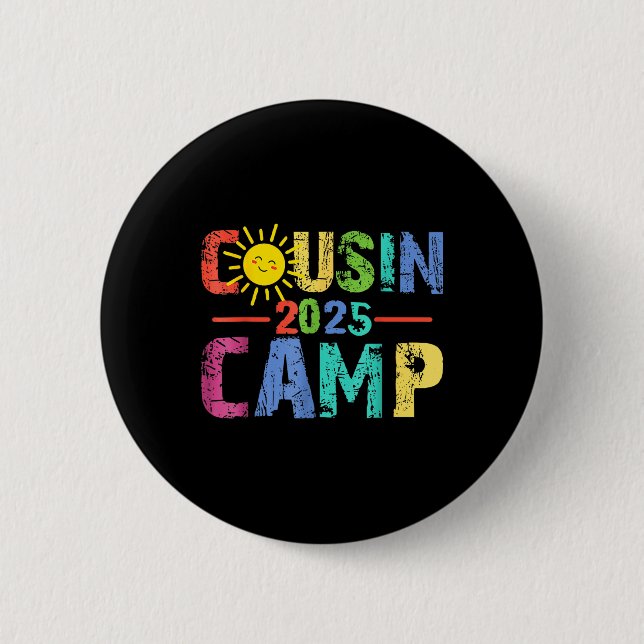 Kumsin Camp 2025 Camping Campfire Summer Vacation Knapp (Framsida)
