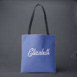 Kund Lägg till din namntextmall - blå Tygkasse<br><div class="desc">Byt ut skripttexten Namn här Elegant Modern Minimalistisk designtypografi mall Medium Blue Shopping Shoulder Tote Bag.</div>