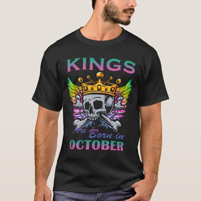 Kung är född i oktober t shirt (Framsida)