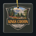 Kung Canyon National Park Illustration Retro Art Julgransprydnad Keramik<br><div class="desc">Kung Canyon-vektorteckningsdesign. Parken är känd för sitt enorma sekvoia träd,  särskilt den gigantiska general Grant Träd i Grant Grove.</div>