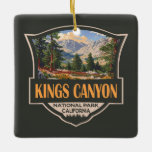 Kung Canyon National Park Illustration Retro Art Julgransprydnad Keramik<br><div class="desc">Kung Canyon-vektorteckningsdesign. Parken är känd för sitt enorma sekvoia träd,  särskilt den gigantiska general Grant Träd i Grant Grove.</div>