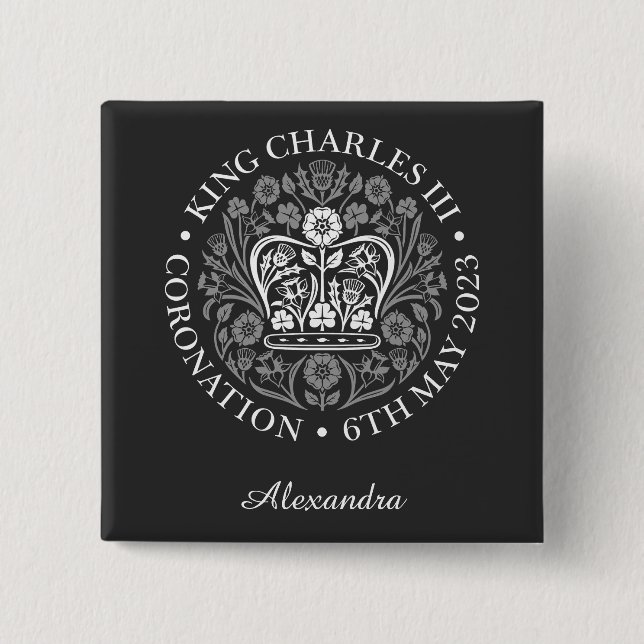 Kung Charles III Coronation Custom Name White Logo Knapp (Framsida)