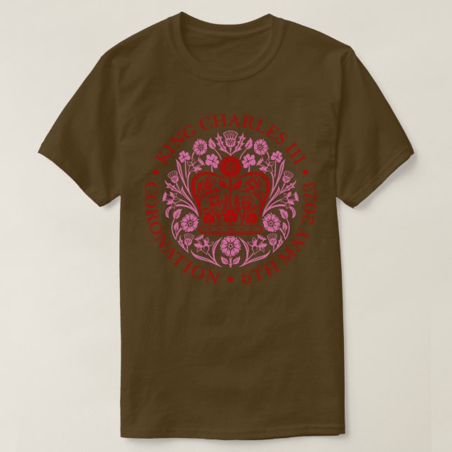 KUNG CHARLES III CORONATION ROSA T SHIRT (Design framsida)