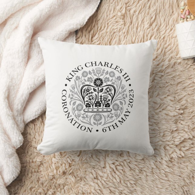 KUNG CHARLES III CORONATION White Kudde (Filt)