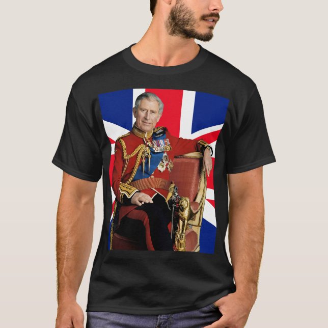Kung Charles III med brittisk flagga T Shirt (Framsida)