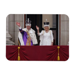 Kung Charles Queen Camilla balcony coronation day Magnet