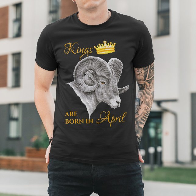 Kung föddes i april Aries Zodiac Ram Krona art T Shirt (Skapare uppladdad)