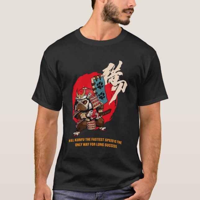 Kung fu Hund T-Shirt - Brygg Valp, Lusnyck Kick! (Framsida)