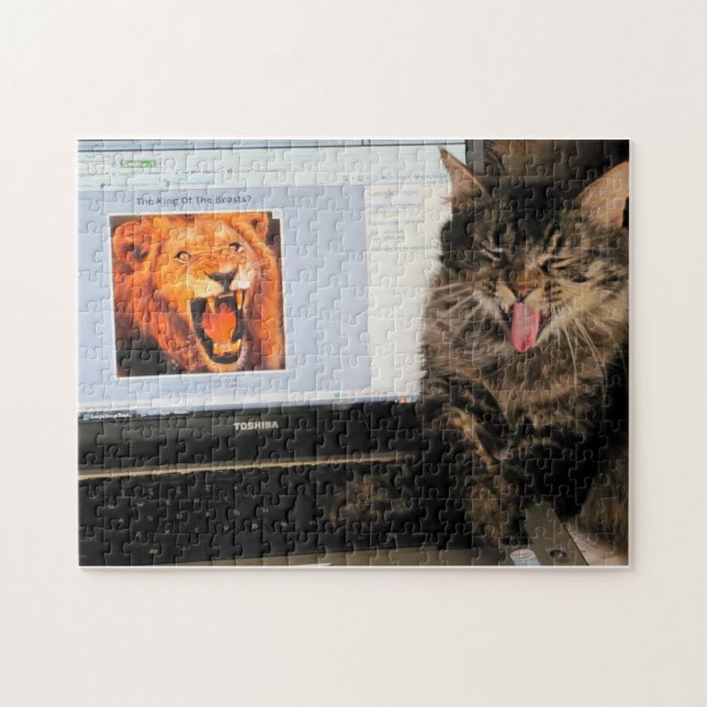 Kung i Beaster och lakande katt eller foto Pussel (Horisontell)