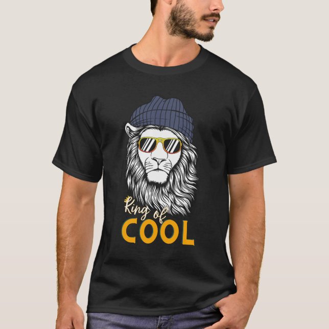 KUNG i COOLAN | Coola Lejon med Beanie och Sol T Shirt (Framsida)