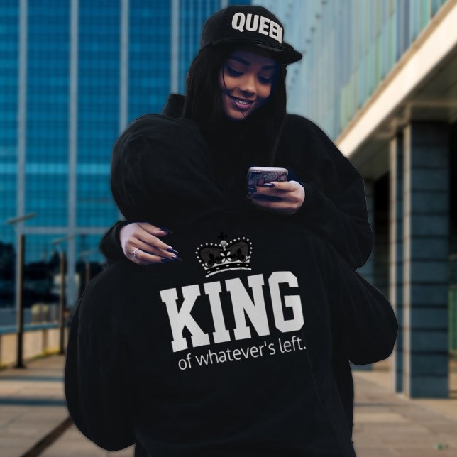 KUNG i SPELAR INGEN ROLL LÄMNAT Hoodie ("Royalty in Style! Matching King & Queen Sweatshirts – Bold, Fun, and Perfect Together! hat separate)