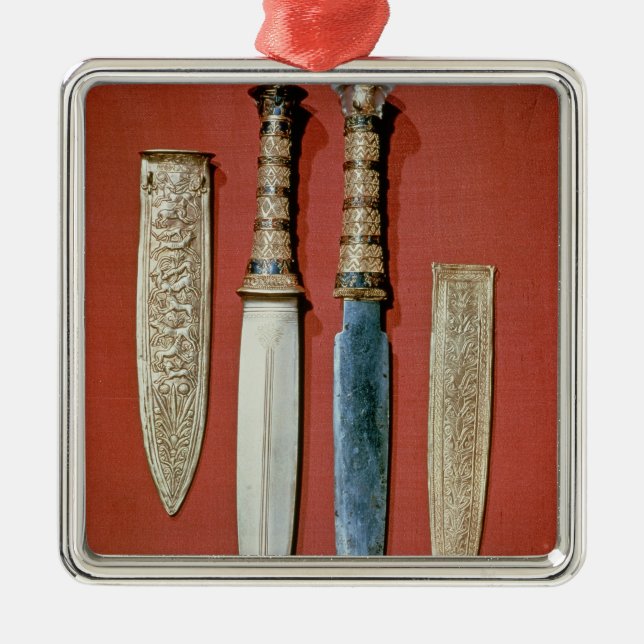 Kung två dolkar, från graven av julgransprydnad metall (Framsidan)