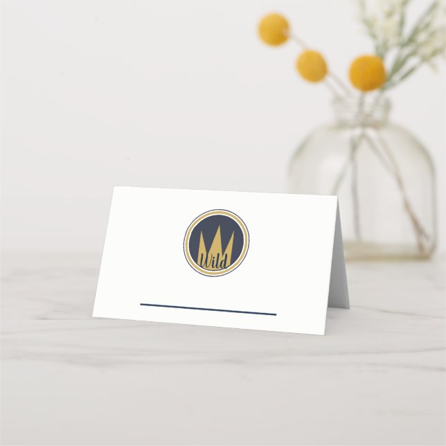 Kung Vild Sak Guld Burlap Födelsedagsfest Krona Placeringskort (Framsida)