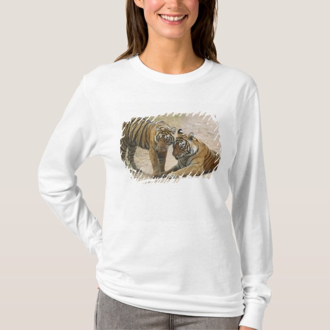 Kunglig Bengalisk Tiger och unge - Vidrör varandra Tee (Framsida)