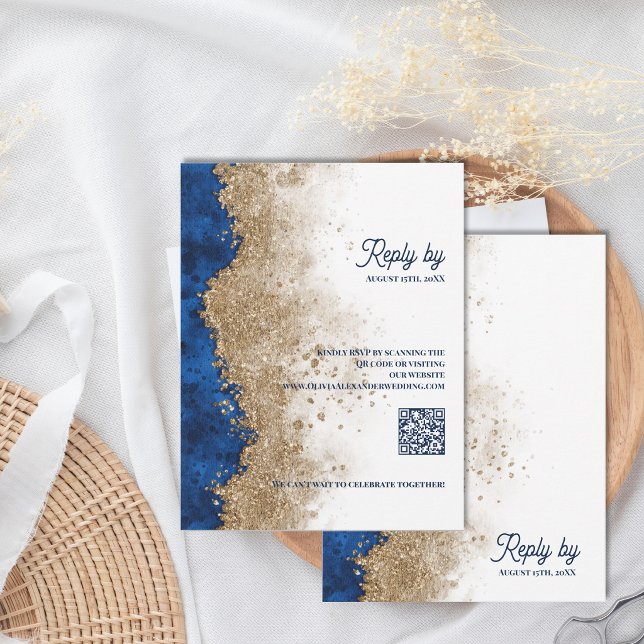 Kunglig blå och guld bröllops-RSVP med QR-kod OSA Kort (Royal Blue & Gold Wedding RSVP with QR Code | Modern Elegant Response Card)