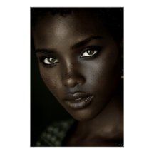 Kunglig Ebony Porträtt Intensiv Blick Guldörhängen