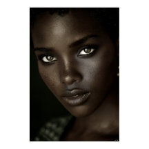Kunglig Ebony Porträtt Intensiv Blick Guldörhängen