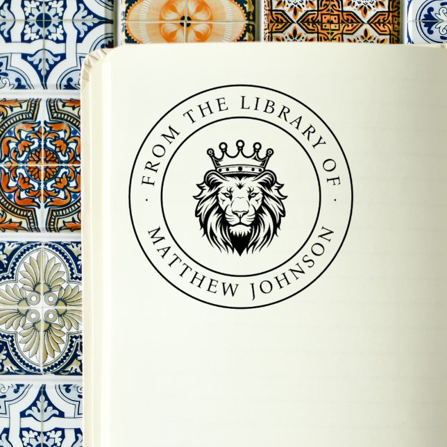 Kunglig Lejon Från Det Biblioteket För Anpassat Na Stämpel (Skapare uppladdad)