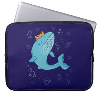 Kungval med krona | Whimsisk havsfolkkonst Laptop Fodral