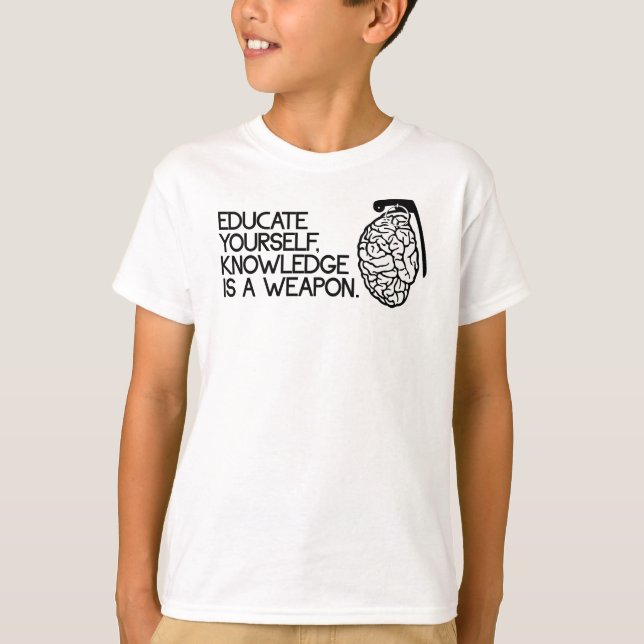 Kunskap är ett vapen t-shirt (Framsida)