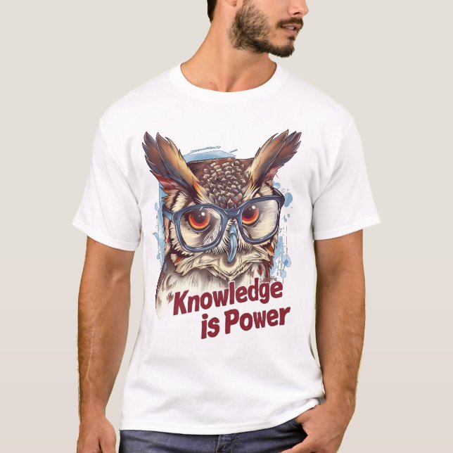 Kunskap är Power" Wise Uggla Glasses Design Design T Shirt (Framsida)
