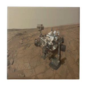Kuriositet härjar Yta i Mars. Kakelplatta