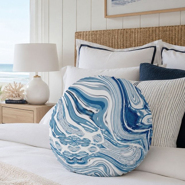kust strand nautiska vågor akvarell blå virvlar rund kudde (coast beach nautical waves watercolor blue swirls round pillow)