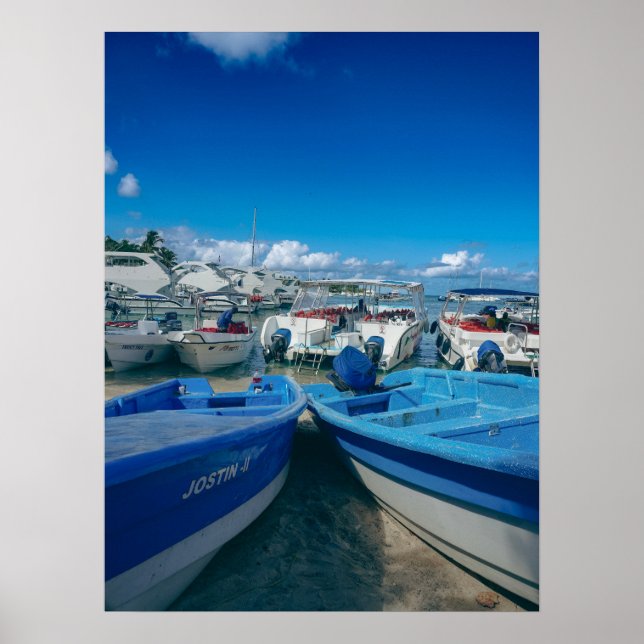 Kustbåtar på vattnet Fotograferingsaffisch Poster (Framsidan)