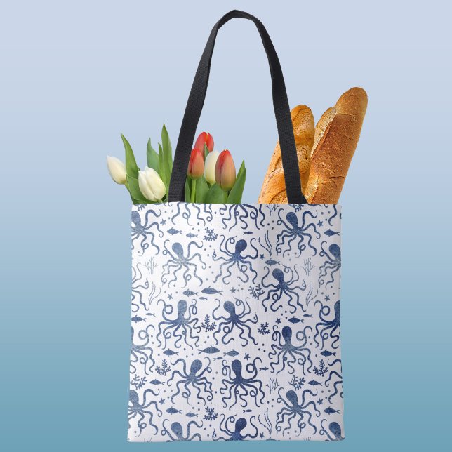Kustblått akvarell Undervattensbläckfiskmönster Tygkasse (Modern blue and white nautical coastal aesthetic octopus art tote bag)