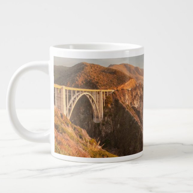 Kusten | Bixby Bridge, Big Sur California Jumbo Mugg (Vänster)