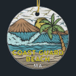 Kusten Guard Beach Massachusetts Vintage Julgransprydnad Keramik<br><div class="desc">Kusten Guard Beach hand plockade illustration med berg och hav vinkarare i bakgrunden. Perfekt för alla som kärlek att besöka Kusten Guard Beach.</div>