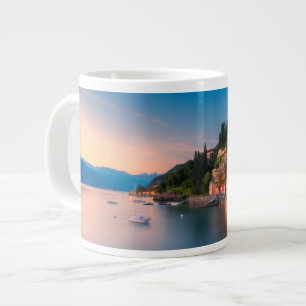 Kusten Varenna, Lombardiet, Italien Jumbo Mugg