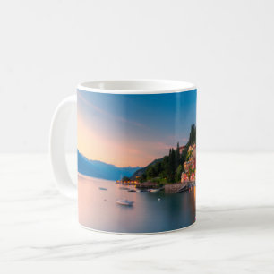 Kusten Varenna, Lombardiet, Italien Kaffemugg