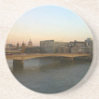 Kustfartyg: London överbryggar på gryning Underlägg