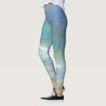 Kustmoln Leggings<br><div class="desc">Sheila Finch är en contemporary bra-artist som kärlek målar upp bilder i Kaliforniens himlar, land och fantastiska sceneri. Den här slående vattenfärgen i Kalifornien kusten omgiven av moln har officiellt godkänts av World Art Group. Den visar andningsstrålar av ljus som glider över det skuggande havet. Hennes övertygande använda av färg...</div>