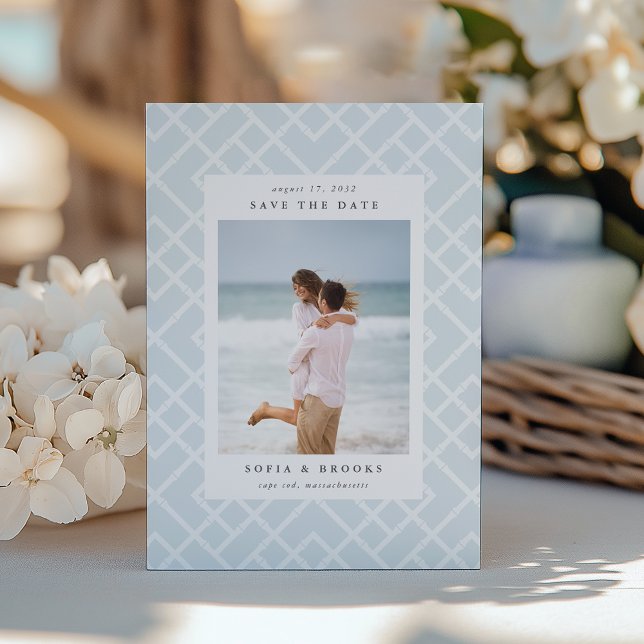 Kustnära blå bambusträd foto spara datumet (Skapare uppladdad)