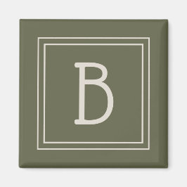Kustnära Monogrammerad Mossgrön & Off Vit Initial Magnet