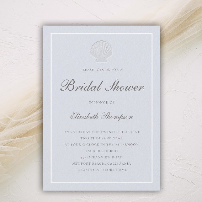 Kustnära nautiskt skal blått vitt bröllopsdusch inbjudningar (coastal bridal shower invitation blue white shell elegant formal modern classic calligraphy frame)
