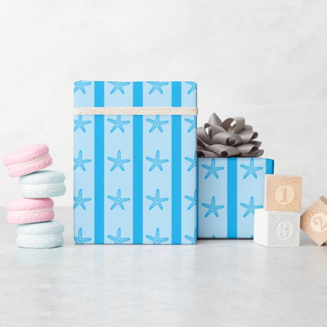 Kustnära sjöstjärnor & randigt sommarpresentpapper presentpapper (Baby Shower)