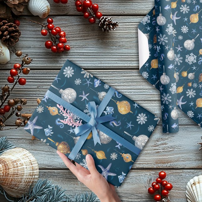 Kustnära Snöflingor och Nautical Inslag Presentpapper (Coastal Snowflakes & Nautical Elements Wrapping Paper)