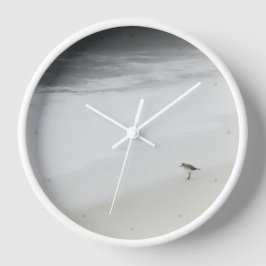 Kustsandpiper på stranden stor klocka