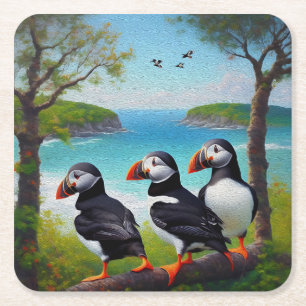 Kusttrio: tre Puffins vid stranden i oljor Underlägg Papper Kvadrat
