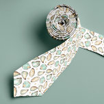 Kustvattenfärgen Oyster och Pearl Mönster Slips<br><div class="desc">Den här kustnära coolan har mjuk kräm och vattenfärgsostron och pärlbilder. Perfekt för bröllop och evenemang vid kusten,  vid sjösidan,  vid sjömatet eller vid kusten.</div>