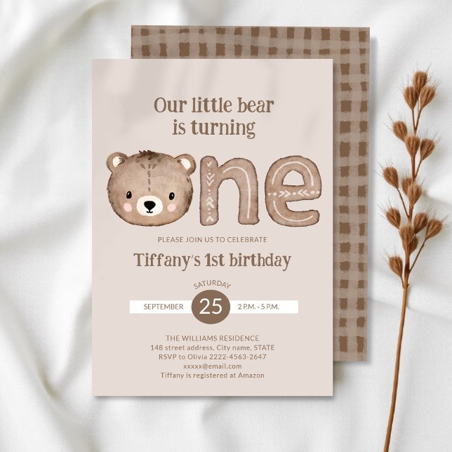 Kute Little Bear 1:a födelsedagsinbjudan - Neutral Inbjudningar (Wild One minimalistic 1st Birthday Invitation | Neutral Baby Bear Party Invite)