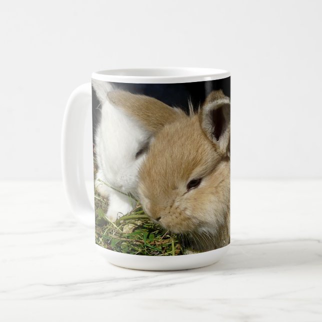 Kute, små fluffy bunnies kaffemugg (Framsida vänster)