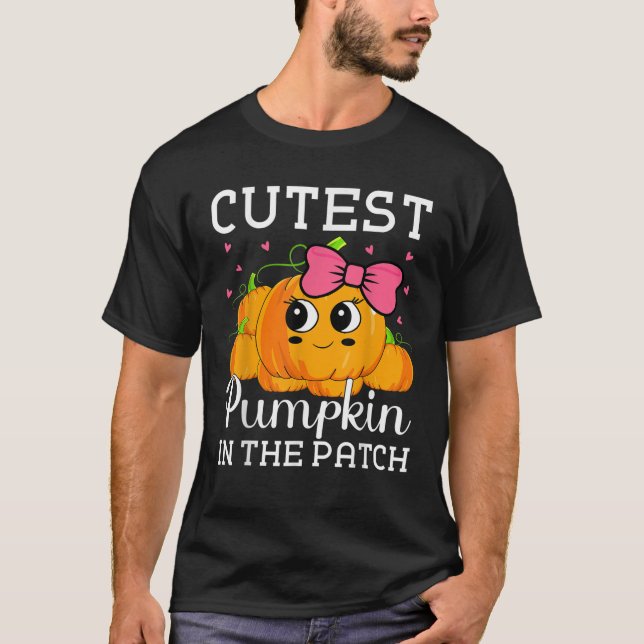 Kutest Pumpkin in Patch Funny Halloween-tack T Shirt (Framsida)