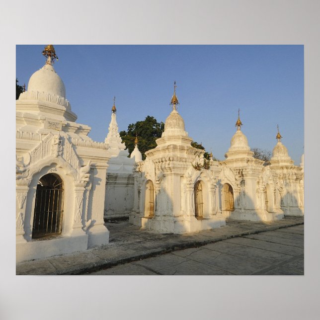 Kuthodaw Pagoda i Mandalay, känd som Poster (Framsidan)