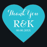Kuvertförseglingar hjärtformade bröllop gynnar kli hjärtformat klistermärke<br><div class="desc">Snyggtens Hjärtformade bröllopsförmån tack för dina klistermärken. Aqua/turkos blue och white eller anpassningsbar bakgrund färg. Elegantens skripttypografi. Använda som romantiska kuvertförseglingar/förseglare eller som chic som favoritmärke för bröllop i monogrammet för att tacka gästerna. Tum symbolform kärlek med snyggt. Händer också till andra tillfälle som klassens förlovningsfest,  finare-årsdagen osv.</div>